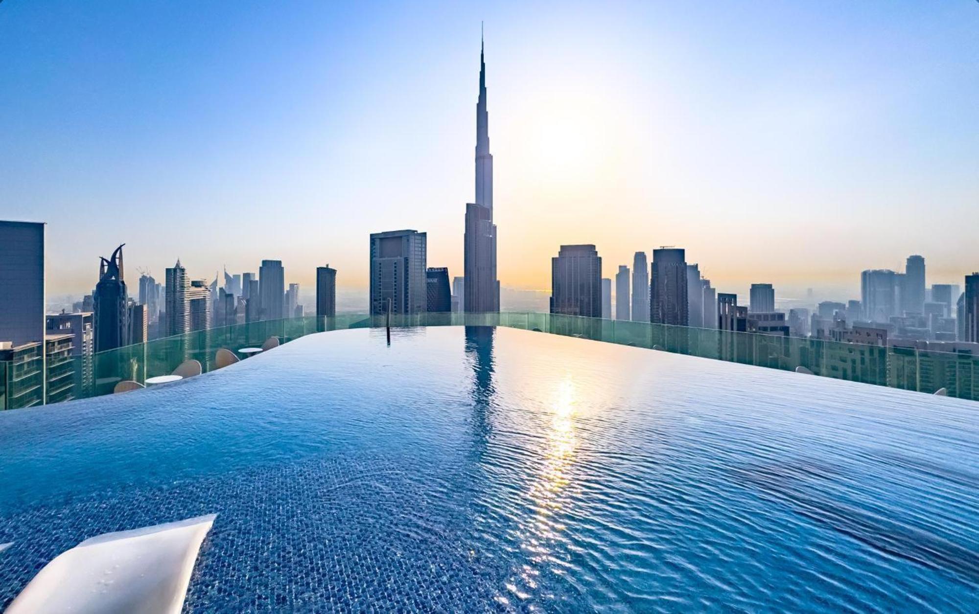 Paramount Tower Hotel And Residences With Infinity Sky Pool Dubai Exterior foto