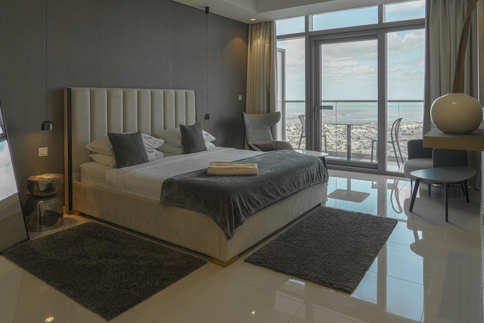 Paramount Tower Hotel And Residences With Infinity Sky Pool Dubai Exterior foto