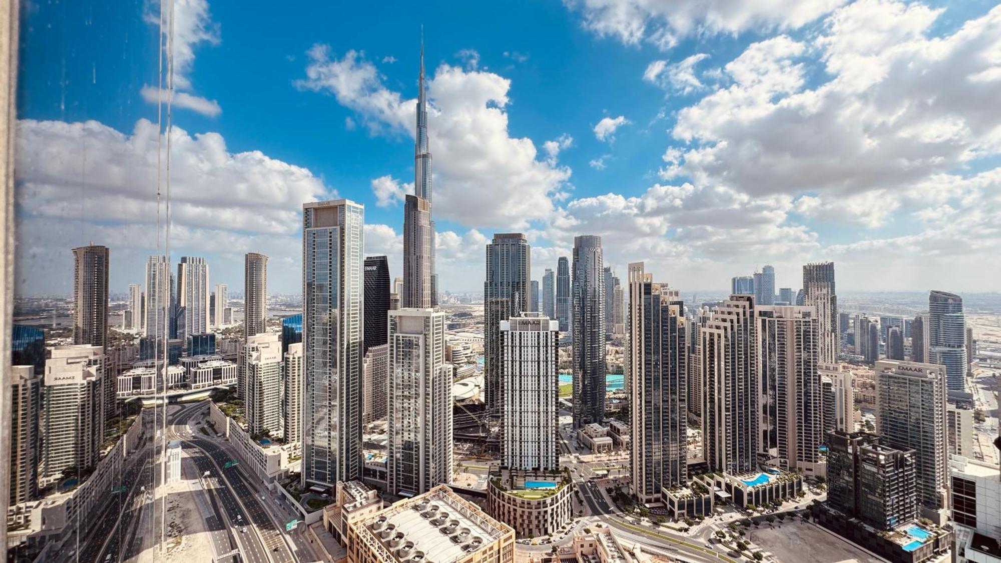 Paramount Tower Hotel And Residences With Infinity Sky Pool Dubai Exterior foto