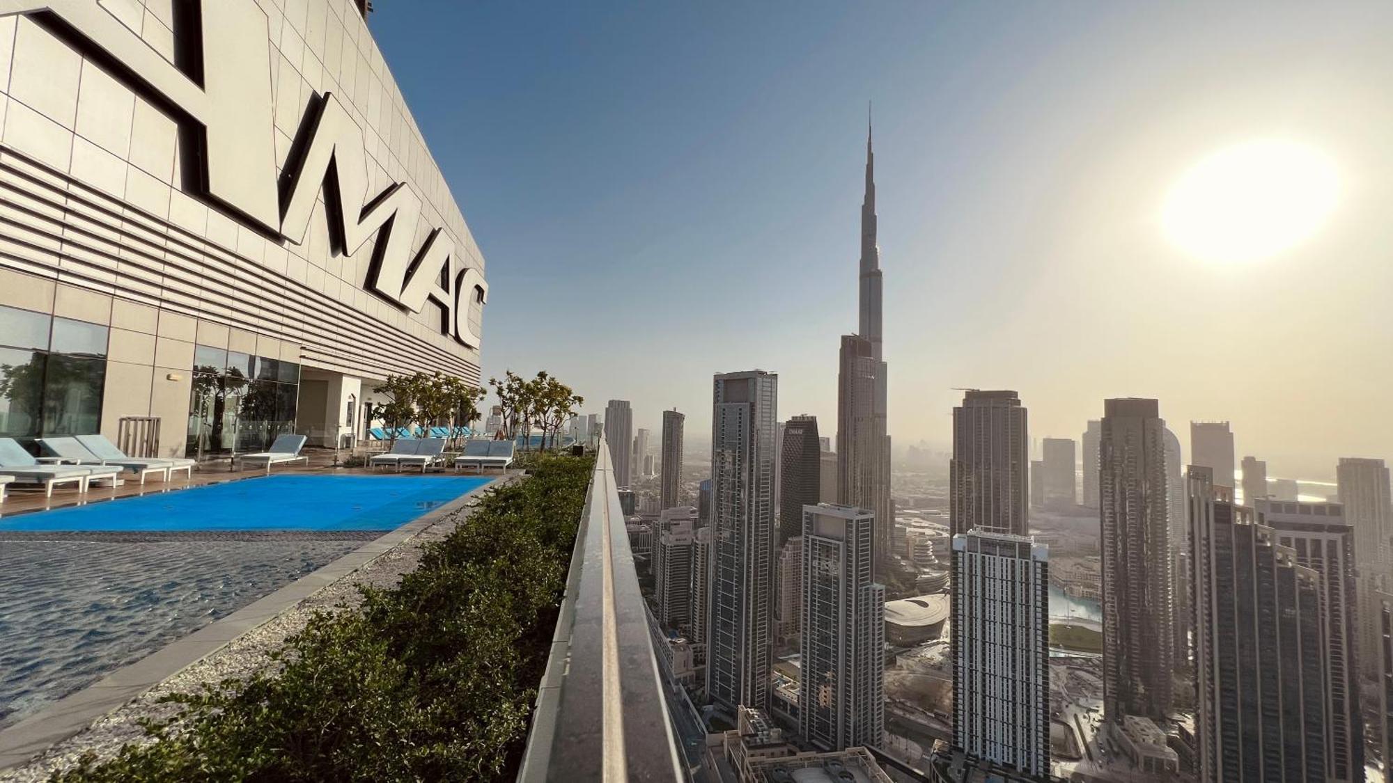 Paramount Tower Hotel And Residences With Infinity Sky Pool Dubai Exterior foto